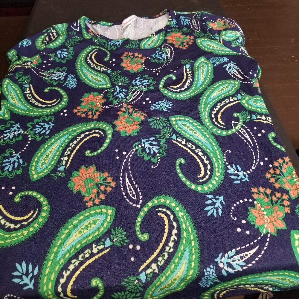 LulaRoe classic t